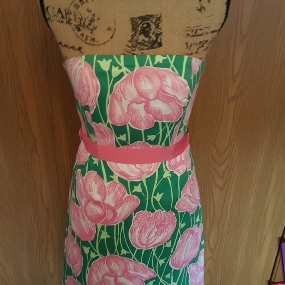Lilly Pulitzer strapless towering tulips dress. - Picture 3 of 7